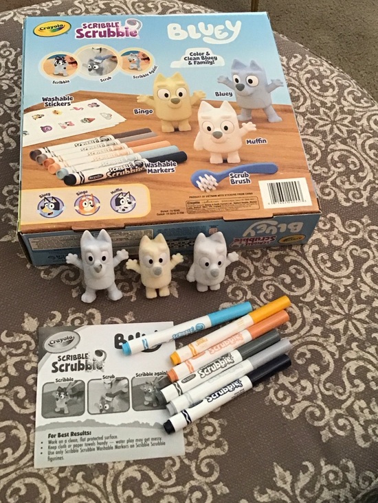 Crayola Other - Crayola Scribble Scrubbie Bluey Figure Set NWOT**